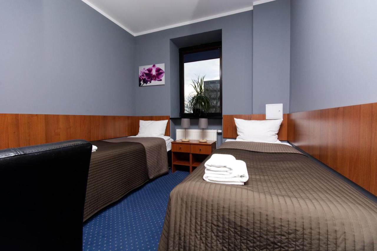 Hotel Level Rypin エクステリア 写真